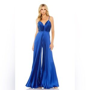 Mac DuggalPleated Deep V-Neck Spaghetti Strap Sleeveless Wide Leg Jumpsuit